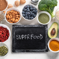 Photo: des super-aliments sur la table